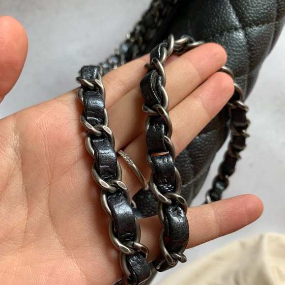 Chanel medium classic caviar bag pearly charcoal - Picture 8 of 13